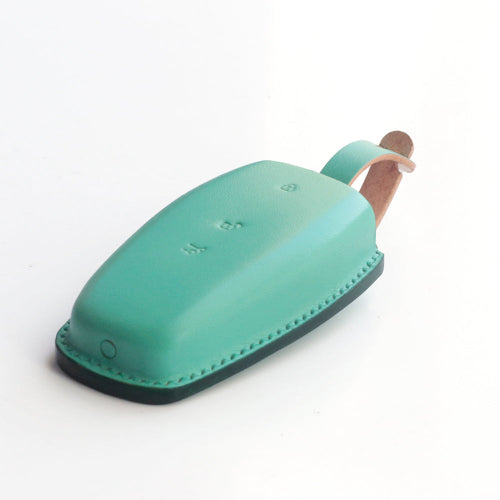 aston-martin-key-fob-inserted-in-case