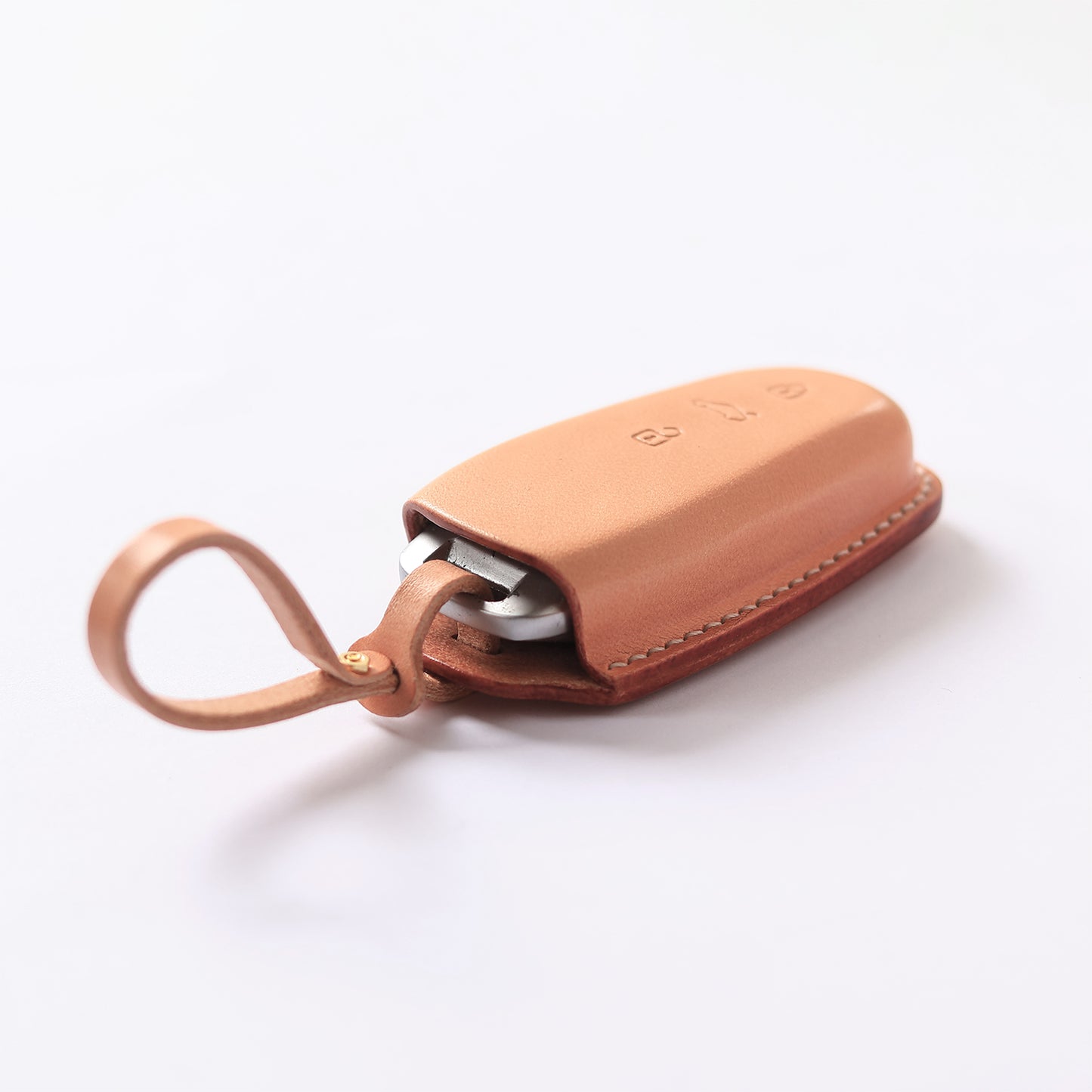 alt: Audi A3 to A8 car key pouch in vegetable-tanned leather, slim and protective shell

