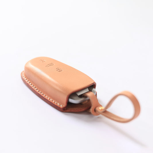 Premium handmade leather car key cover for Audi A3 A4 A5 A6 A7 A8, scratch-resistant luxury fit

