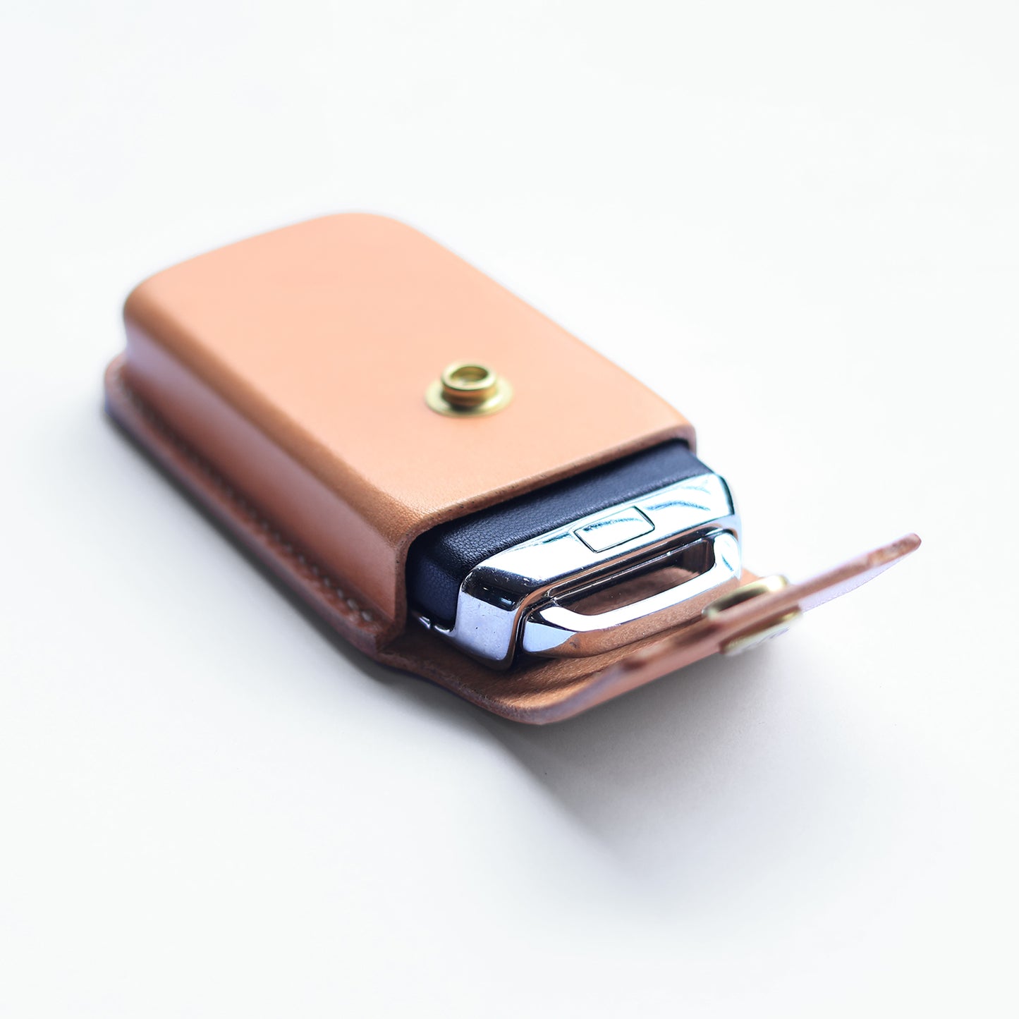 Handmade Rolls-Royce Cullinan leather key case with snap closure
